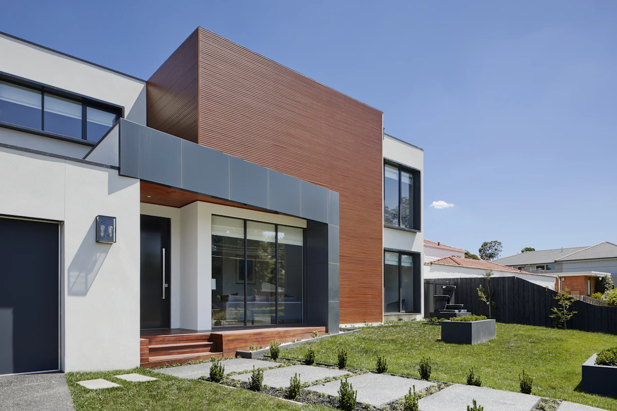 Lock-Up-and-Go Townhouse in Prestigious Kloof | 3 Bed